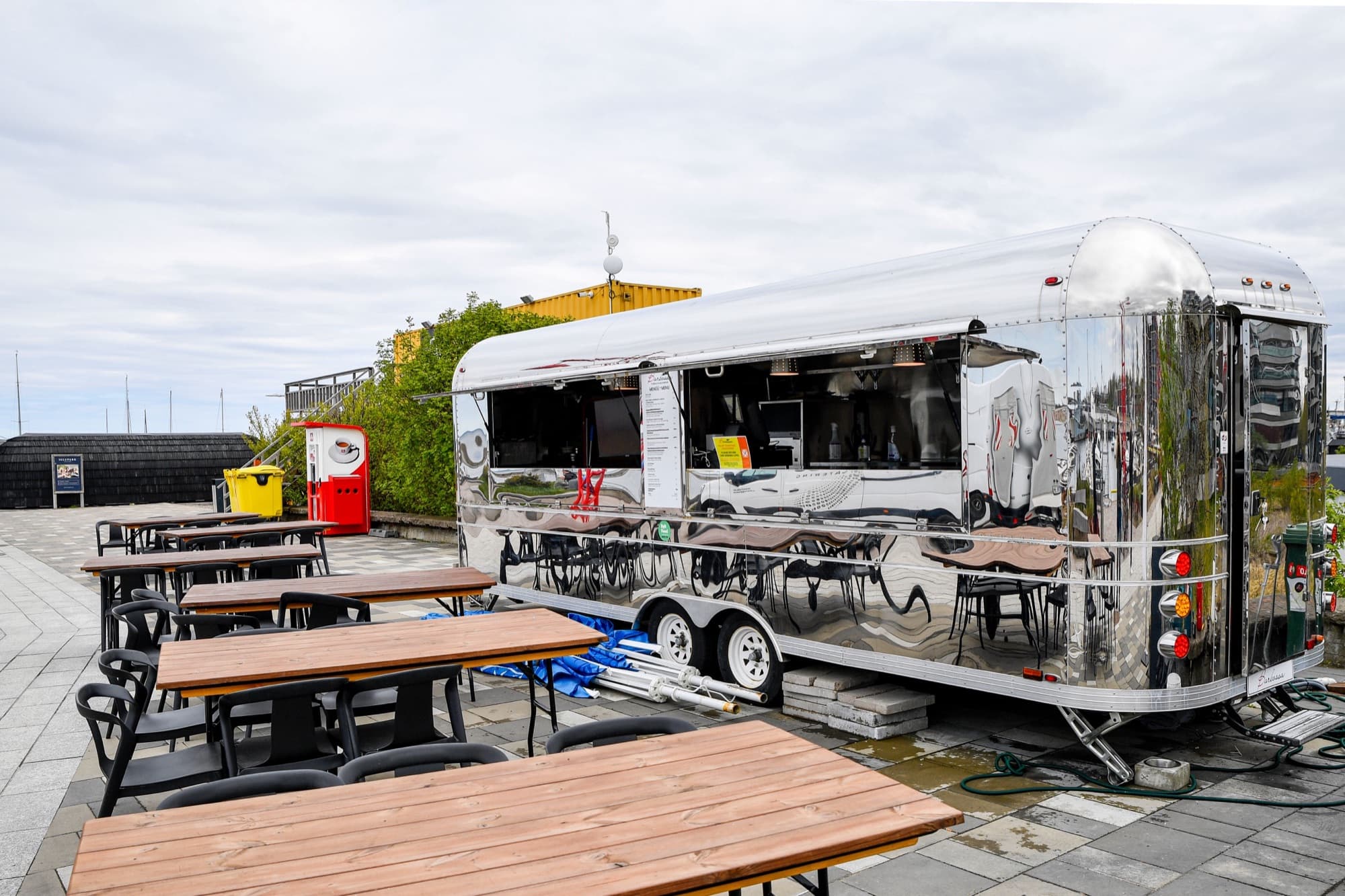 Independent food-service business with outdoor seating